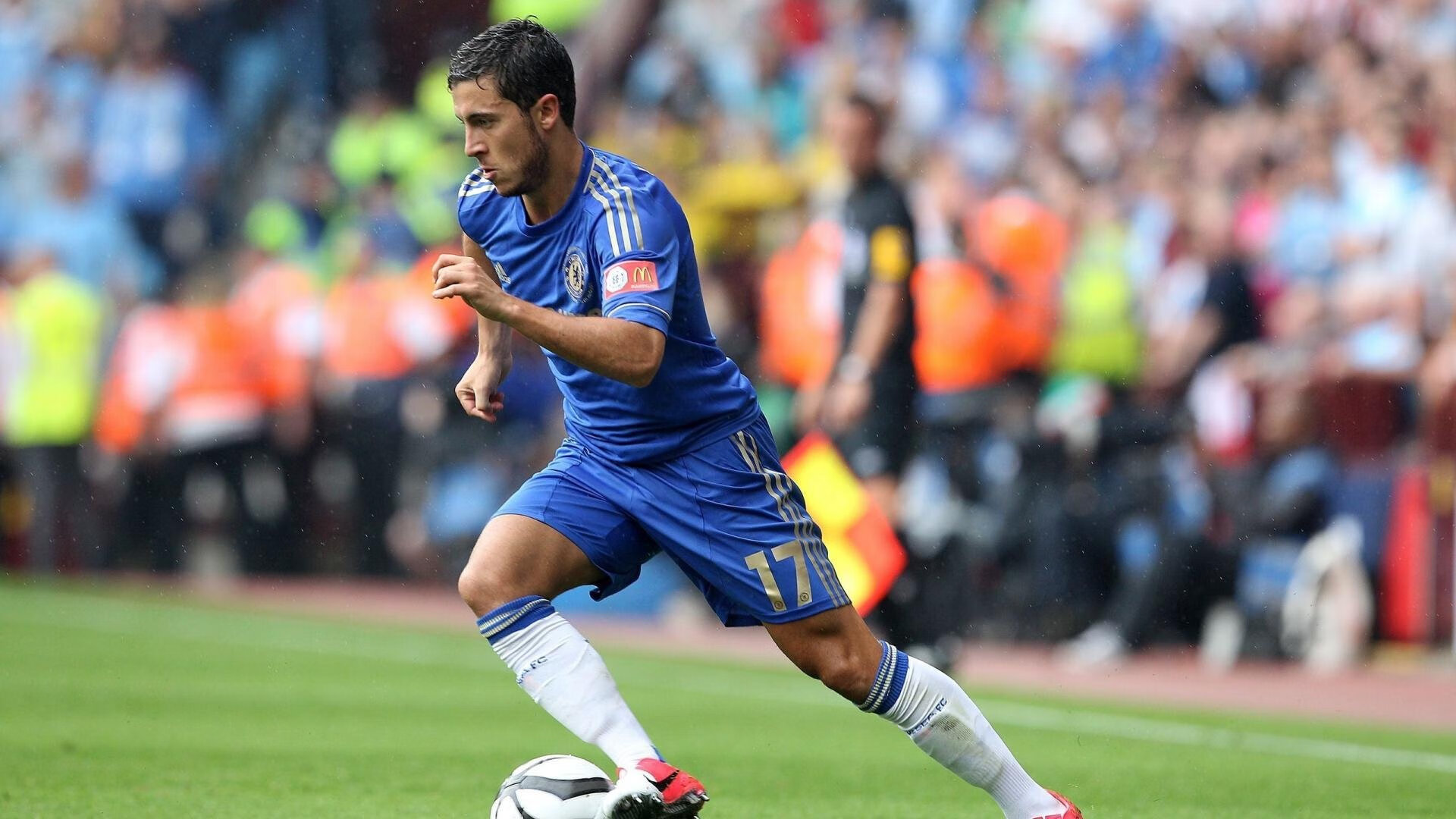 爱游戏体育官方网站-青少年足球职业道路更宽，优质梯队不断涌现，青少年足球分几个阶段